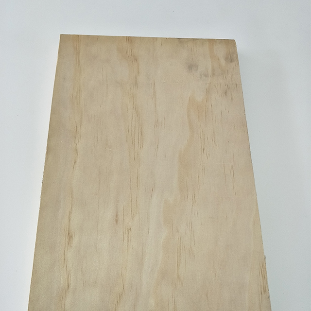 Good Quality furniture grade Pine plywood 