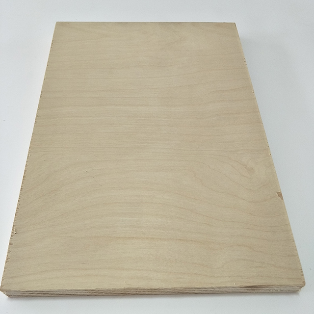 Good Quality furniture grade white birch plywood 